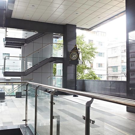 Rainbow Hotel Myeongdong Сеул Экстерьер фото