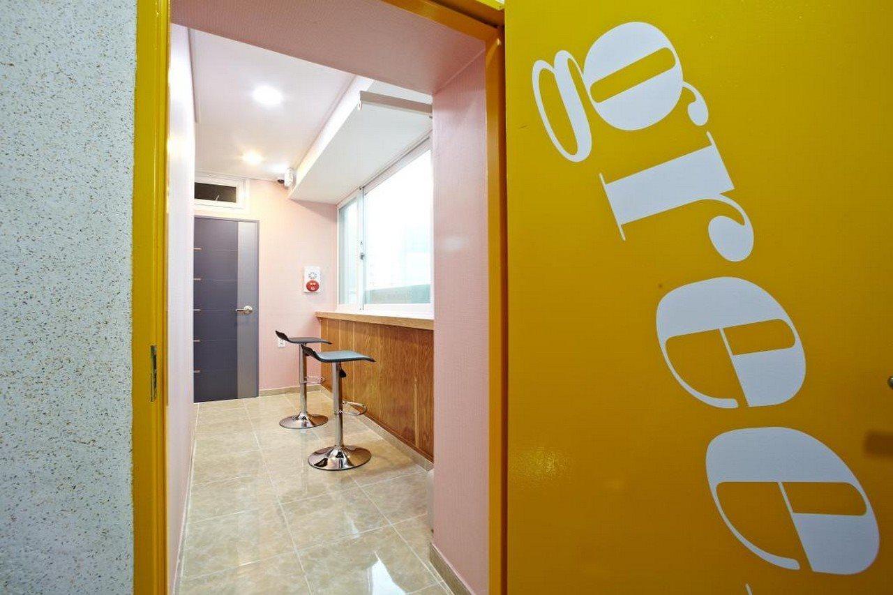 Rainbow Hotel Myeongdong Сеул Экстерьер фото