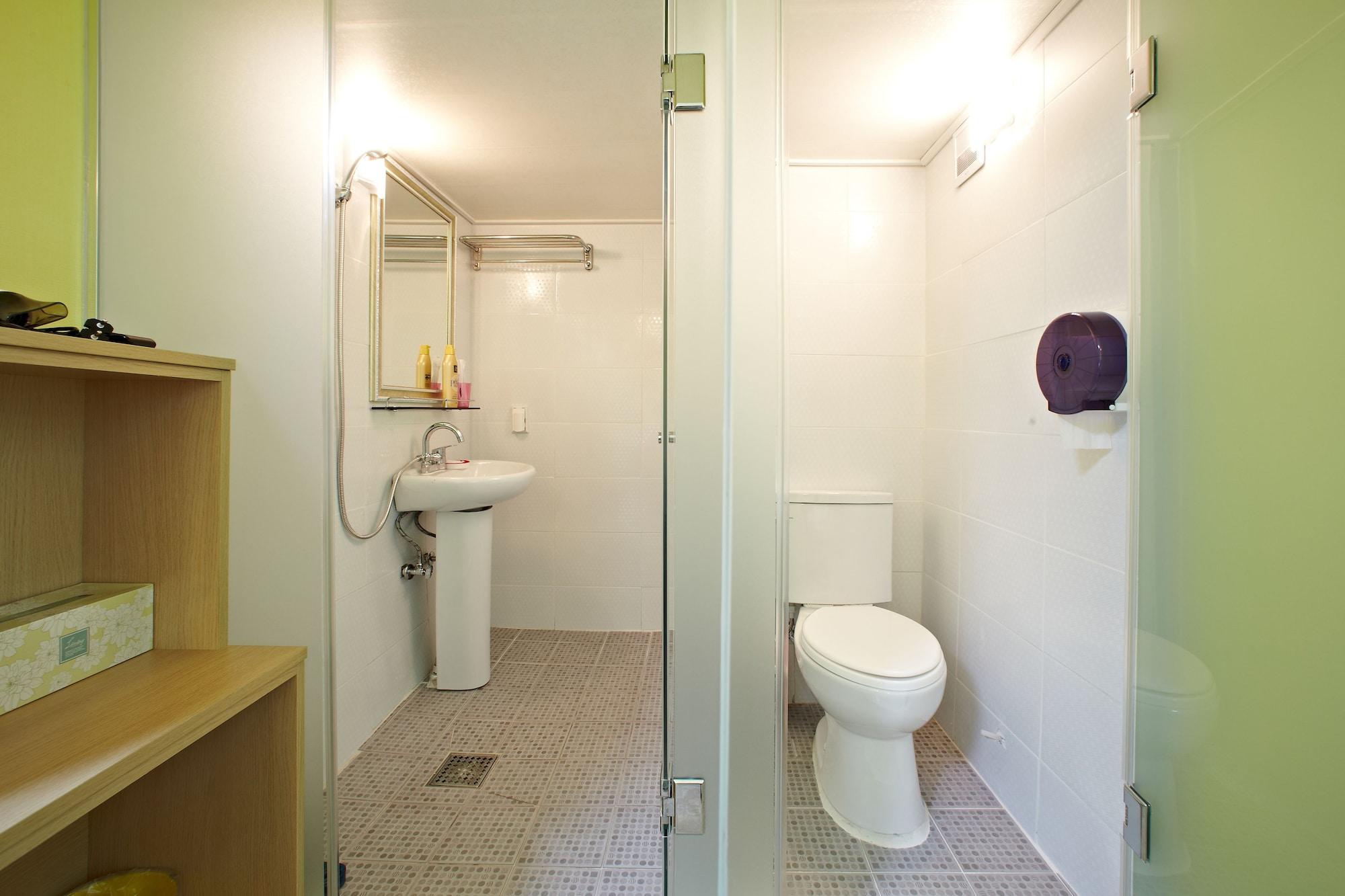 Rainbow Hotel Myeongdong Сеул Экстерьер фото