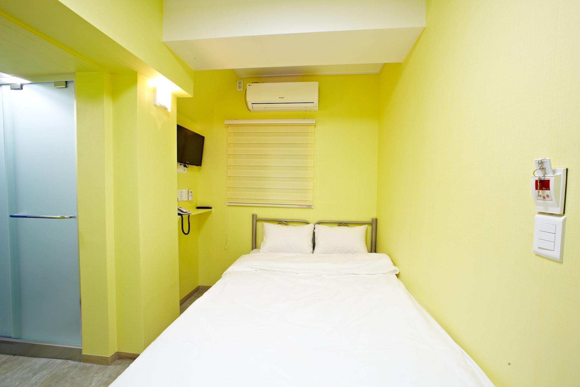 Rainbow Hotel Myeongdong Сеул Экстерьер фото
