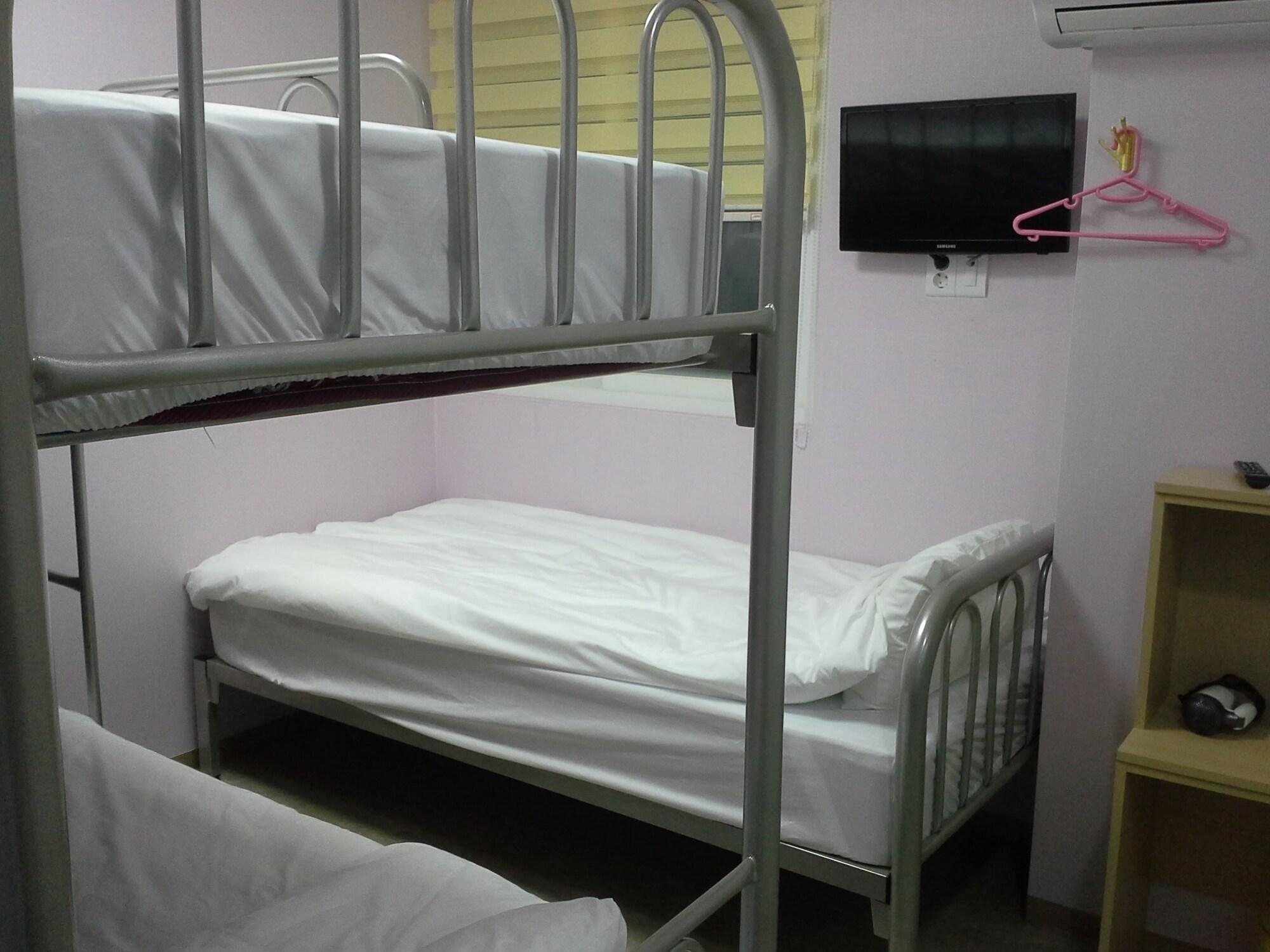 Rainbow Hotel Myeongdong Сеул Экстерьер фото