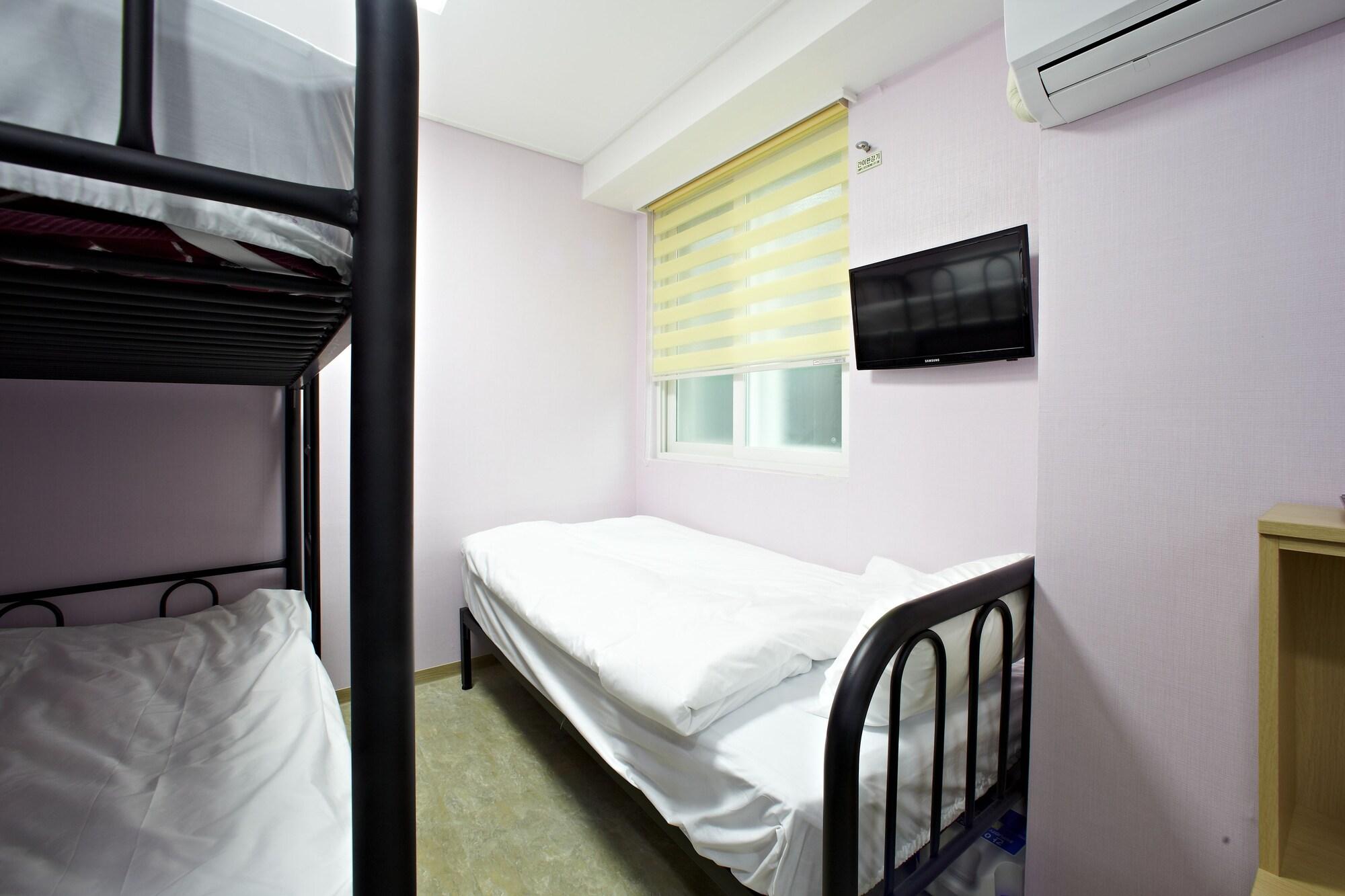 Rainbow Hotel Myeongdong Сеул Экстерьер фото