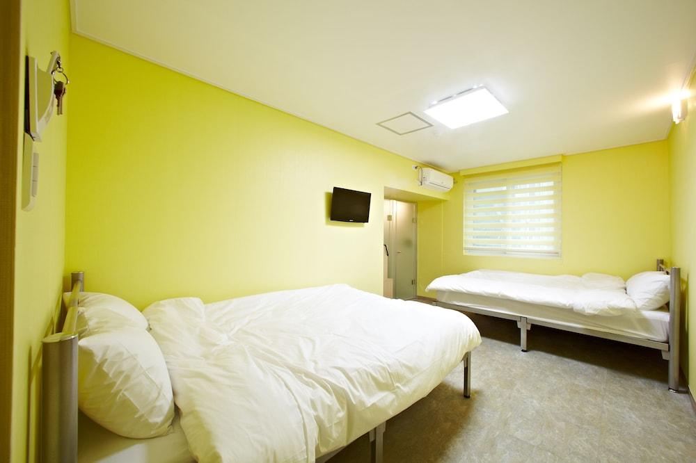 Rainbow Hotel Myeongdong Сеул Экстерьер фото