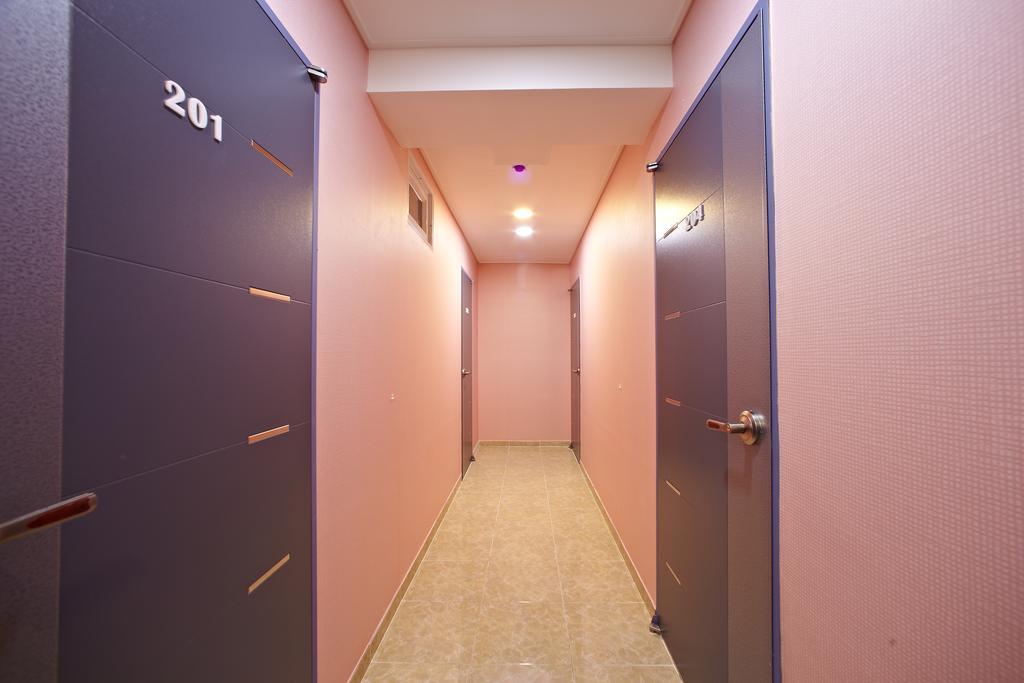 Rainbow Hotel Myeongdong Сеул Экстерьер фото