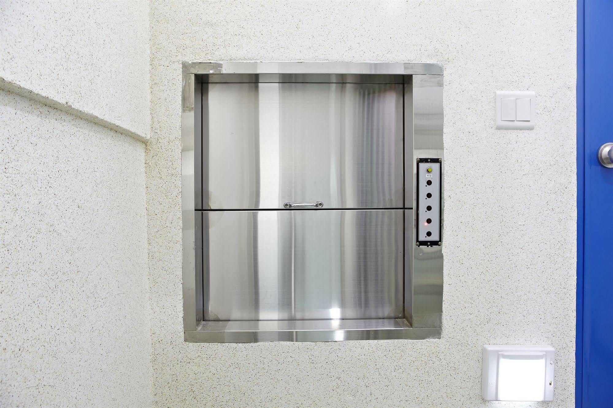Rainbow Hotel Myeongdong Сеул Экстерьер фото