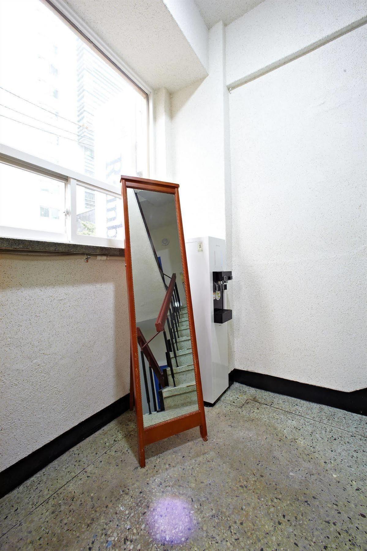 Rainbow Hotel Myeongdong Сеул Экстерьер фото
